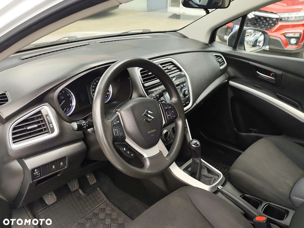 Suzuki SX4 S-Cross 1.0 T Comfort - 10