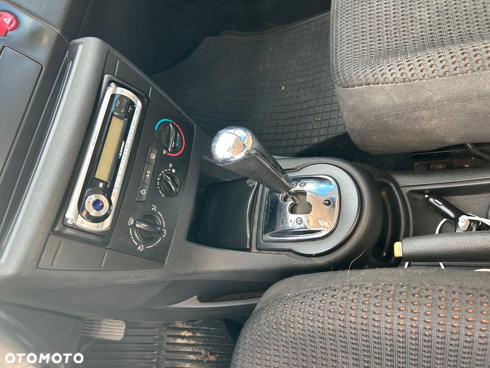 Citroën C4 ver-1-6-hdi-sx-pack-mcp - 8