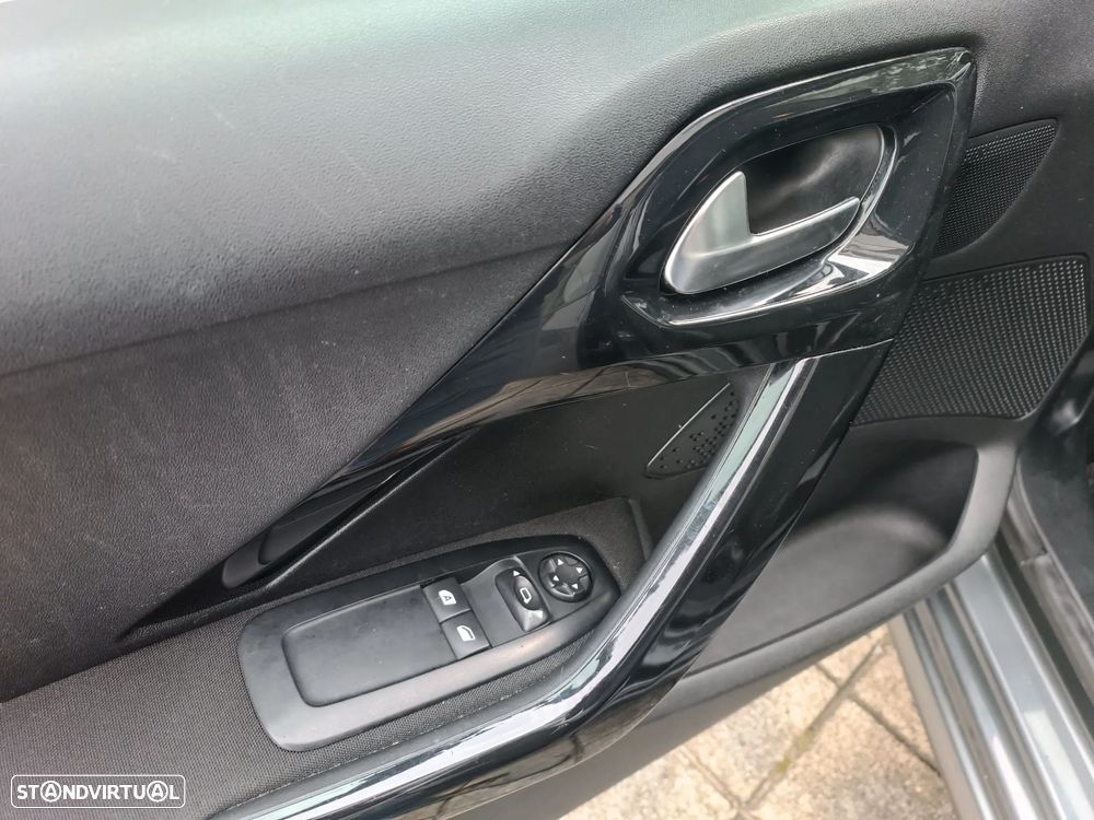 Peugeot 208 1.6 BlueHDi Style - 14