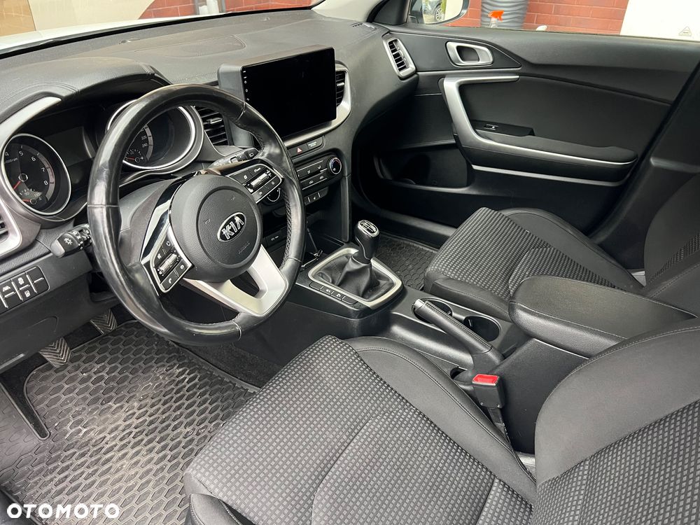 Kia Ceed 1.5 T-GDI GT-Line - 19