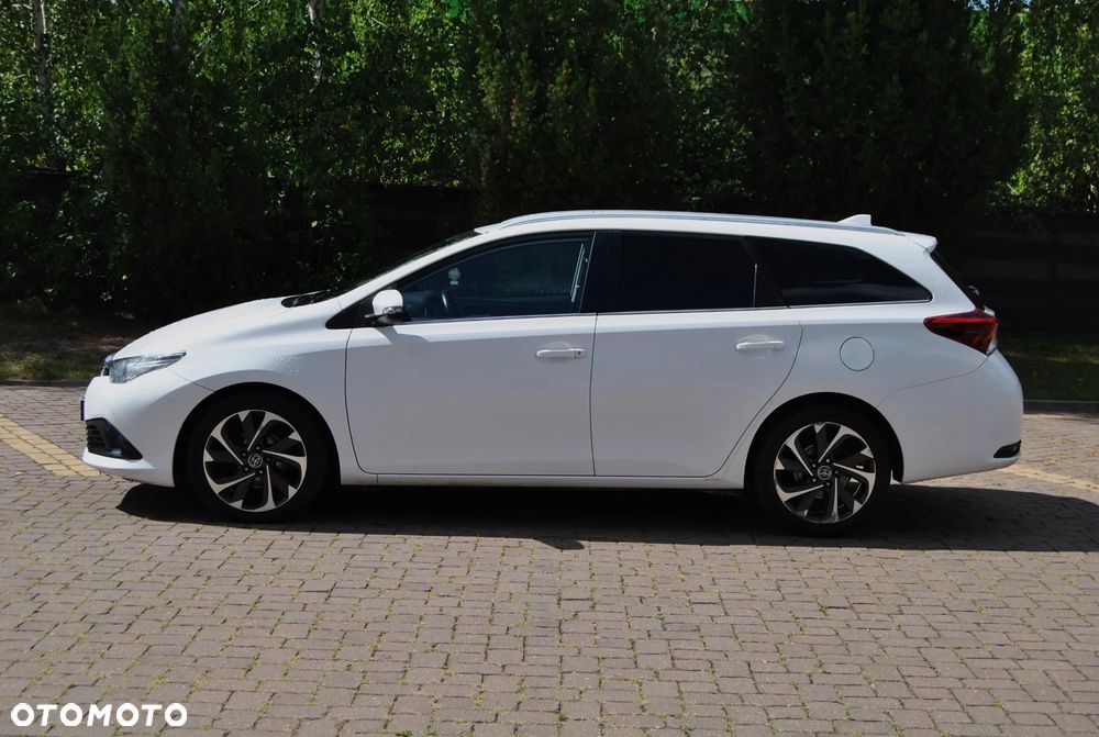 Toyota Auris 1.6 D-4D Dynamic - 17