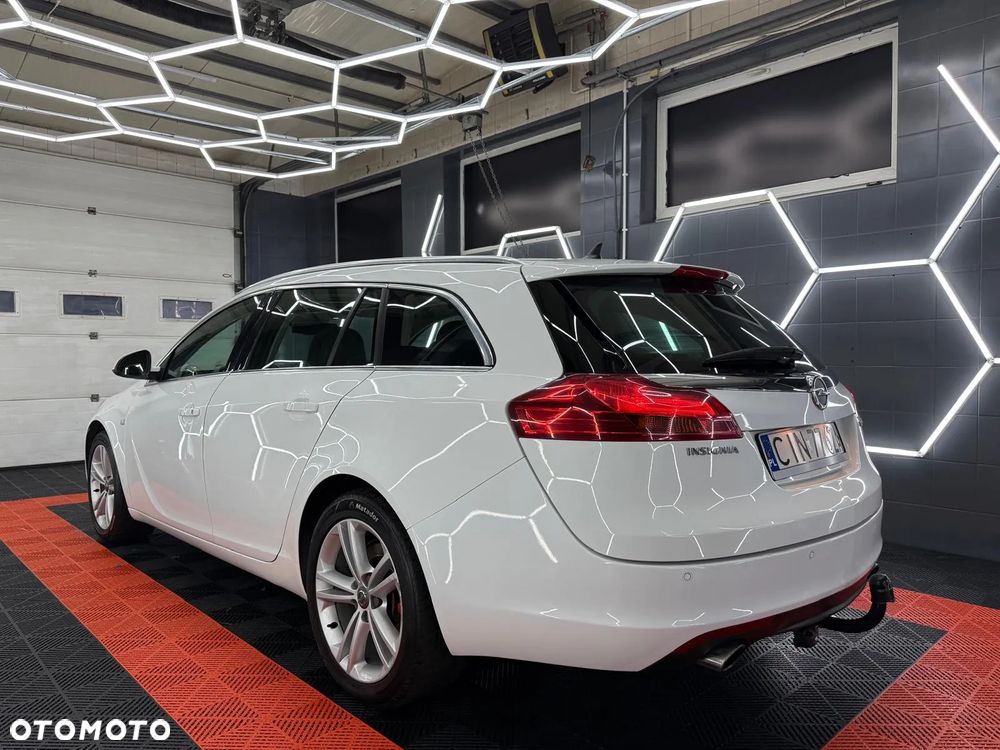 Opel Insignia 2.0 Turbo 4x4 Design Edition - 9
