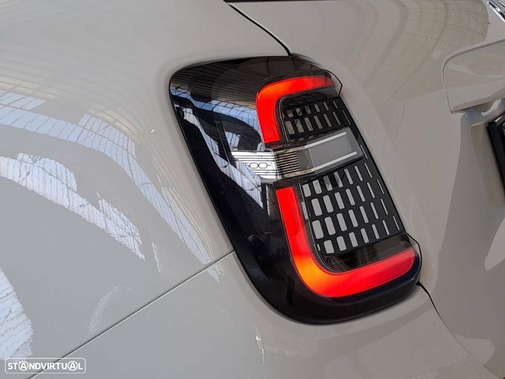 Fiat 600e 54 kWh (RED) - 26