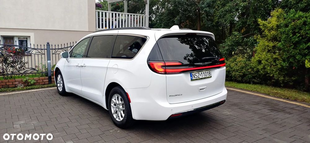 Chrysler Pacifica - 5