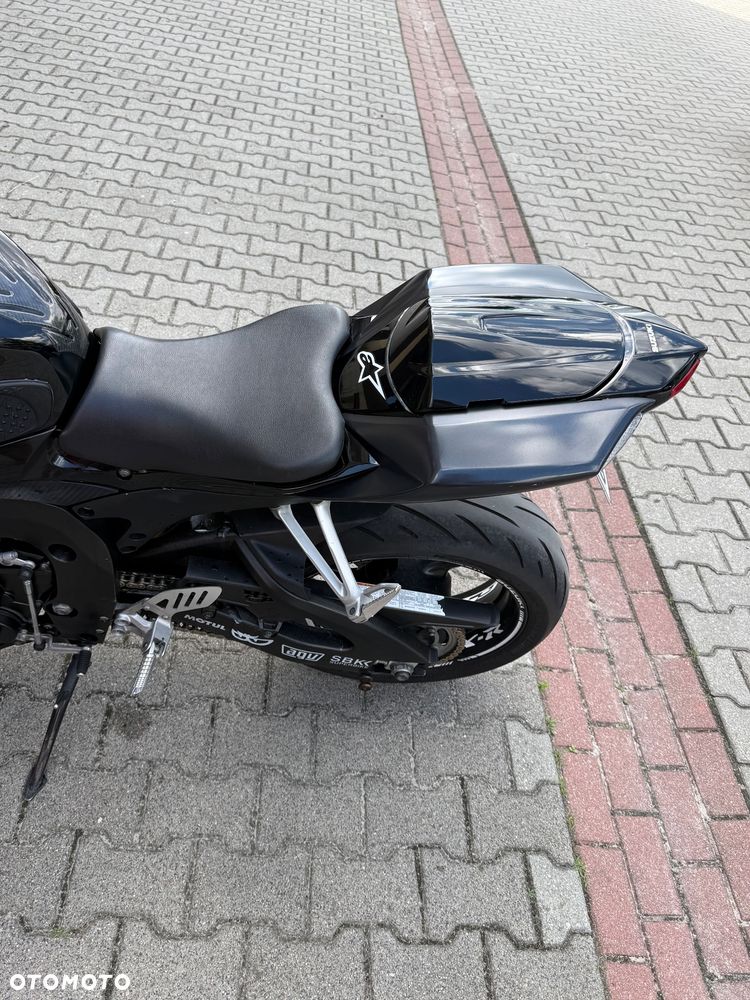 Suzuki GSX-R - 11