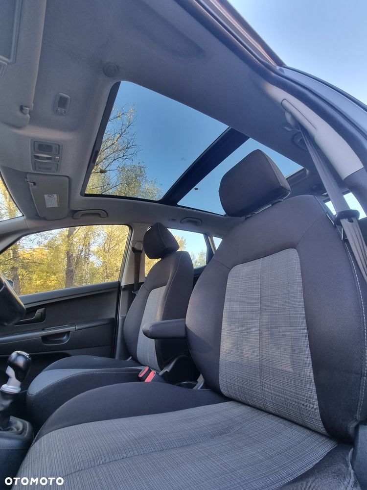Kia Venga - 7