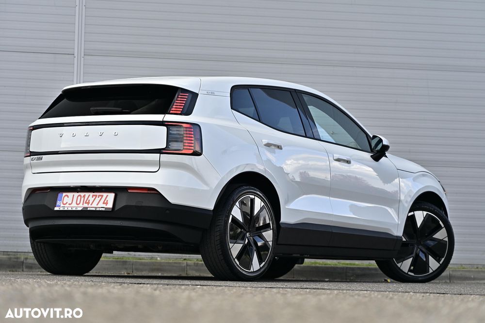 Volvo EX30 Single Motor Extended Range RWD Core - 6