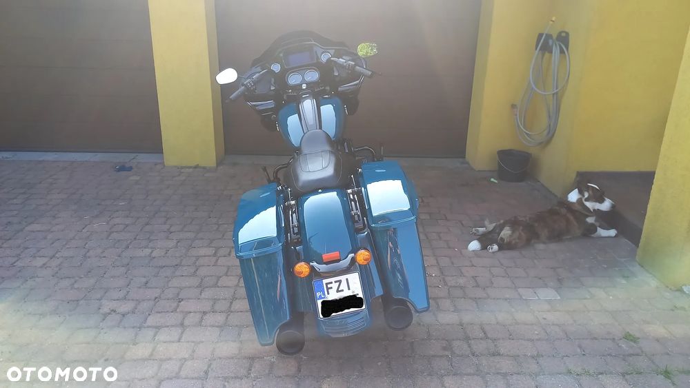 Harley-Davidson Touring Road Glide - 2