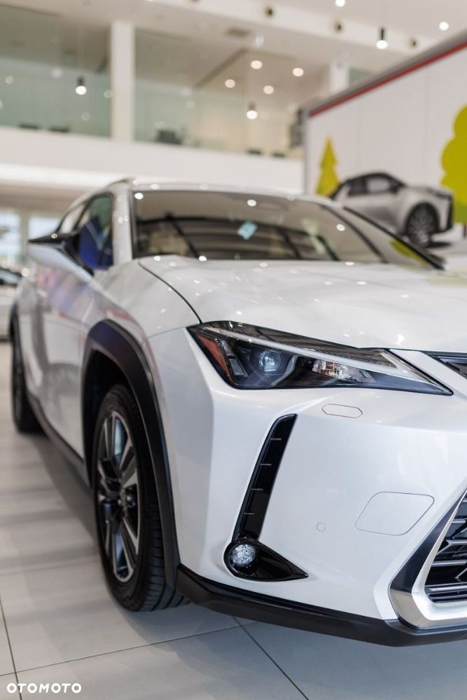 Lexus UX - 15