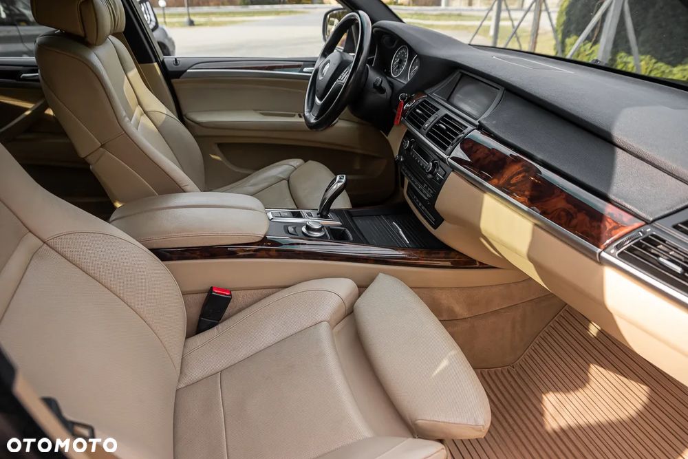 BMW X5 xDrive48i - 30