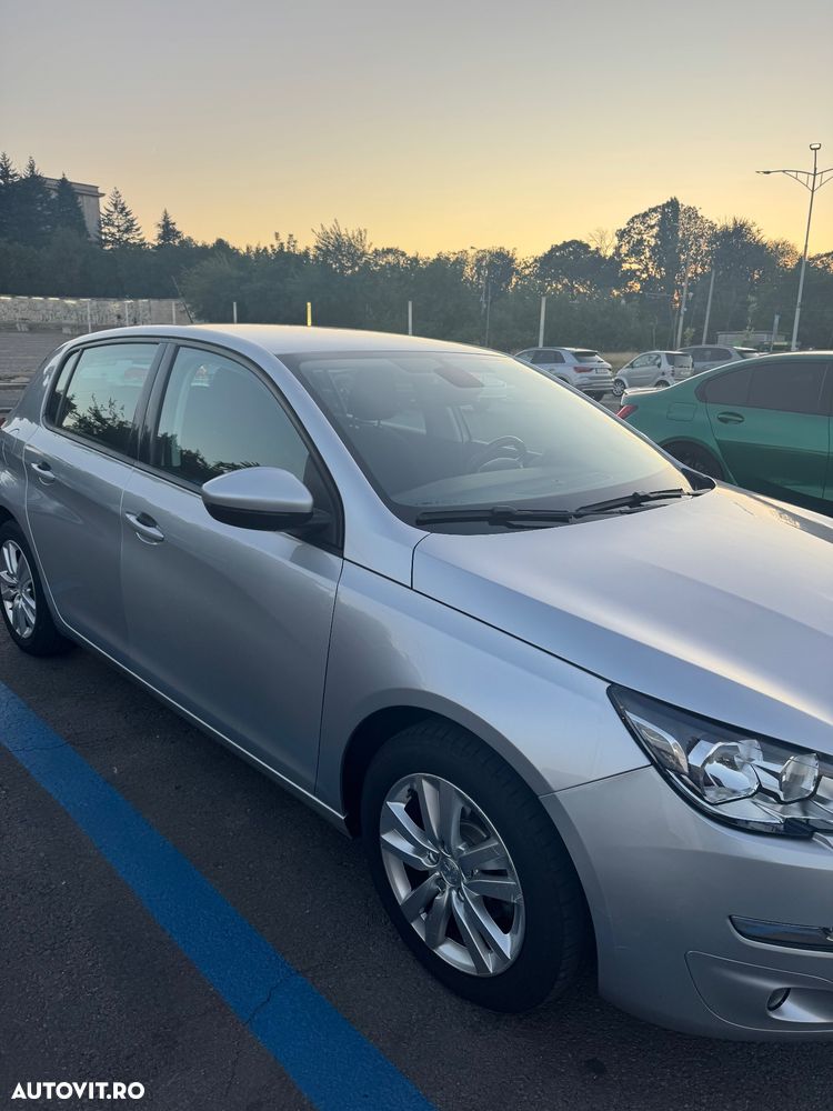 Peugeot 308 1.2 L PureTech Turbo Active - 12
