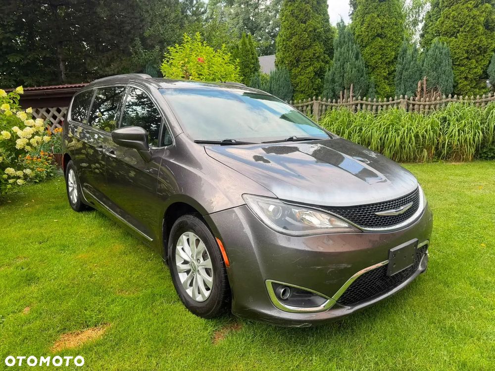Chrysler Pacifica - 29