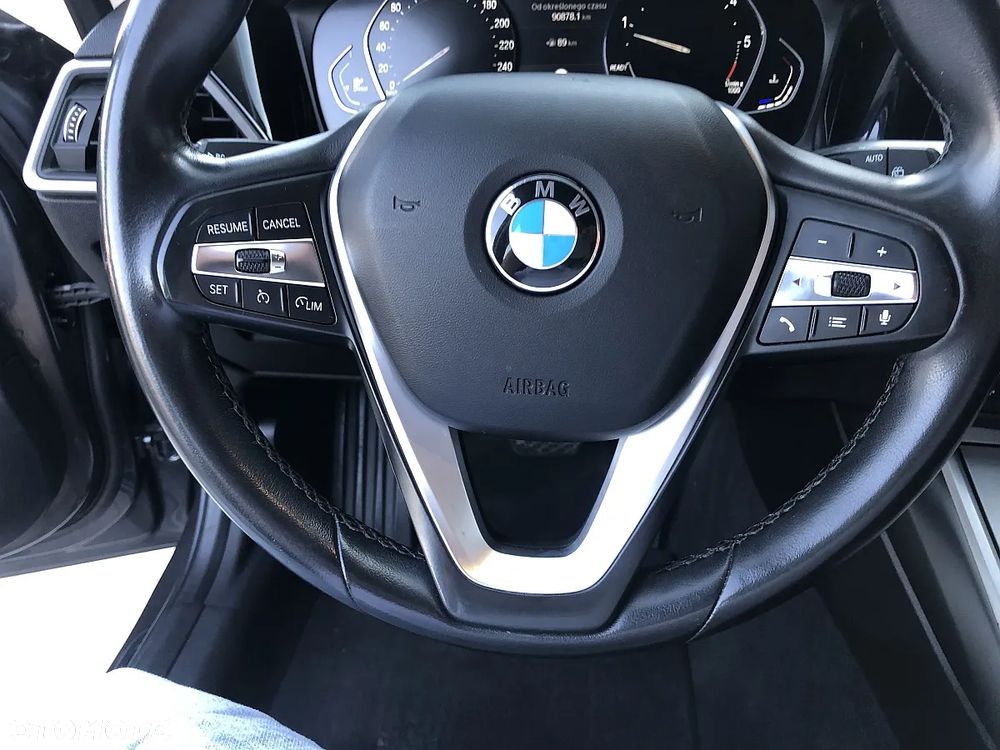 BMW Seria 3 320d Sport Line - 22