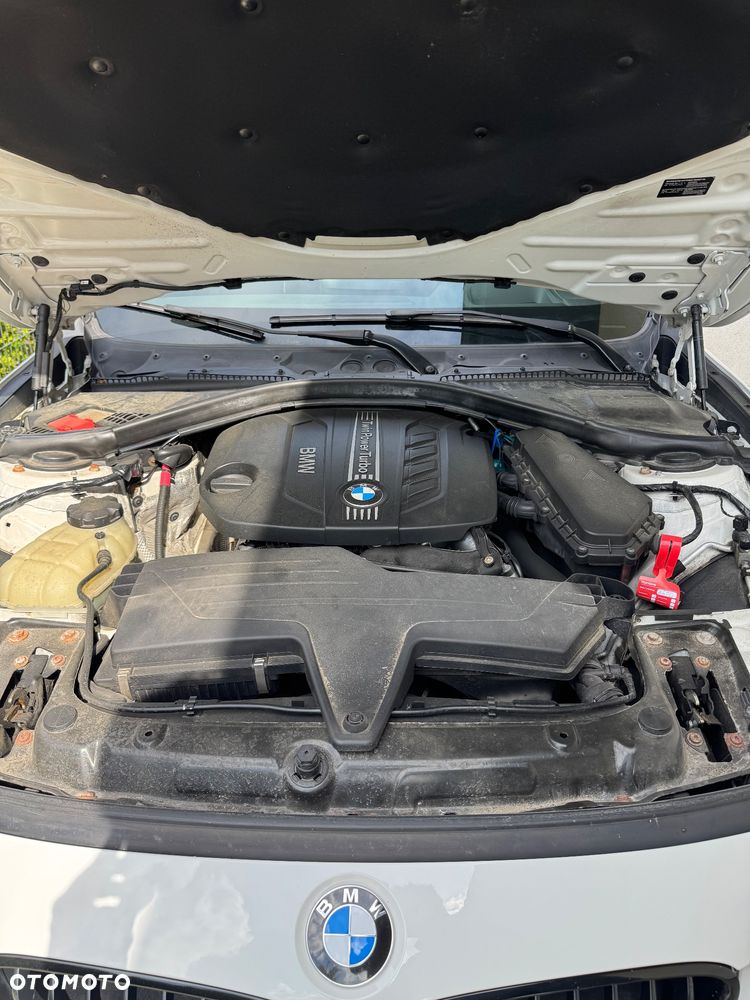 BMW Seria 3 320d DPF Edition Sport - 35