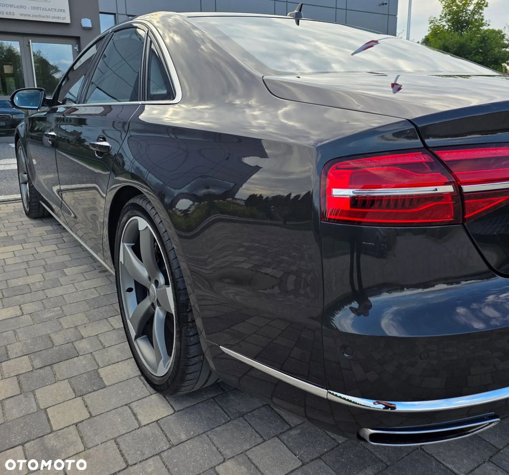 Audi A8 4.2 TDI DPF (clean diesel) quattro tiptronic - 15