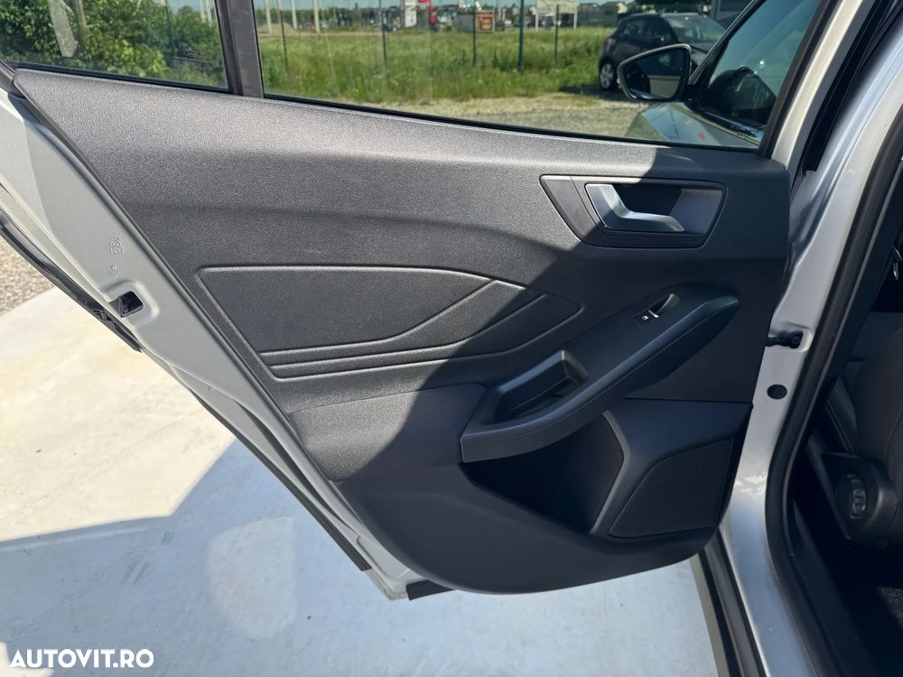 Ford Focus 1.5 EcoBlue Start-Stopp-System Aut. TITANIUM X - 13