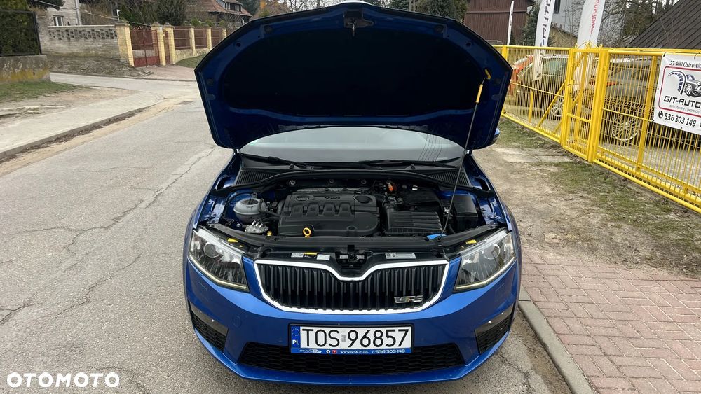 Skoda Octavia 2.0 TDI DSG RS - 32