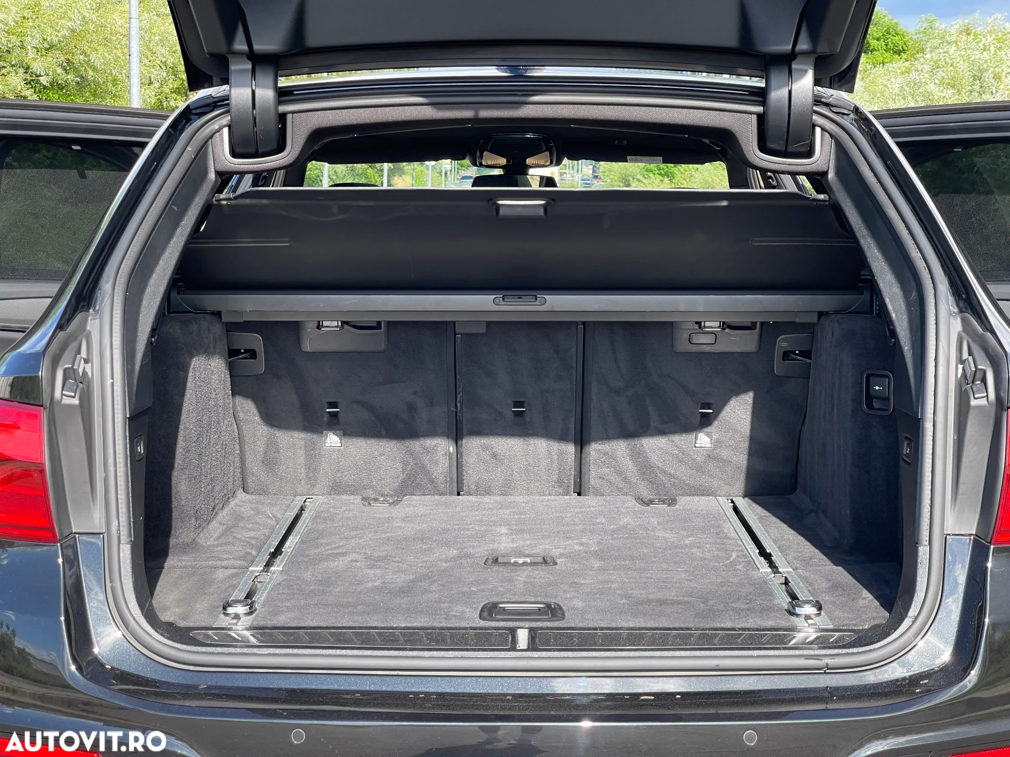 BMW Seria 5 520d Touring Aut. M Sport Edition - 38