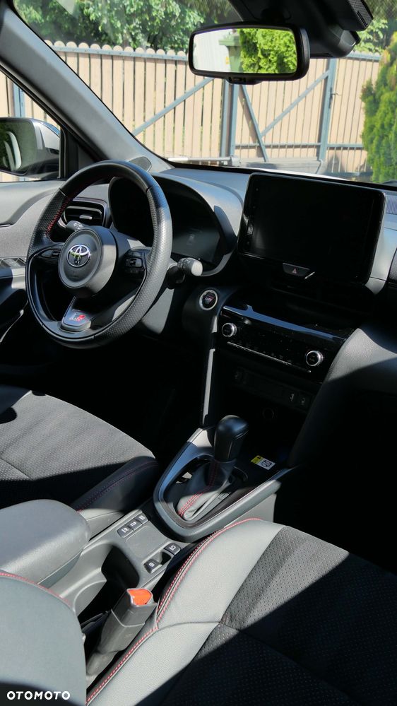 Toyota Yaris Cross - 16