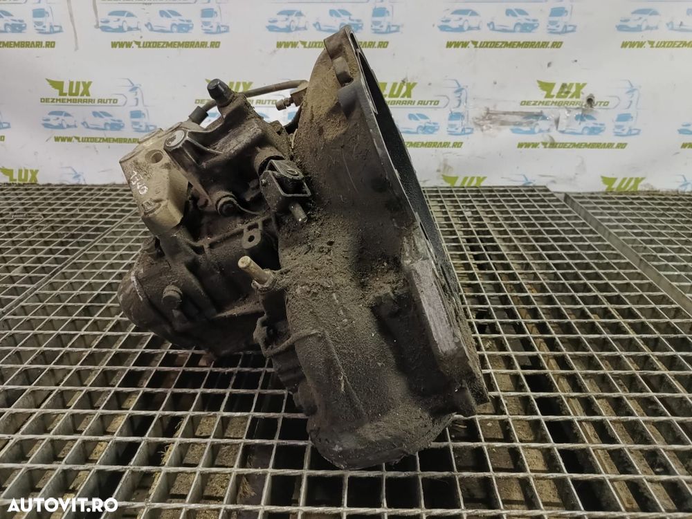 Cutie de viteze manuala 5 trepte 1.7 cdti Z17DTL 90400206 Opel Vectra - 3