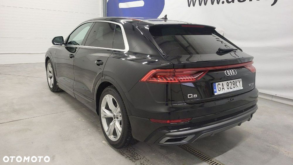 Audi Q8 - 8