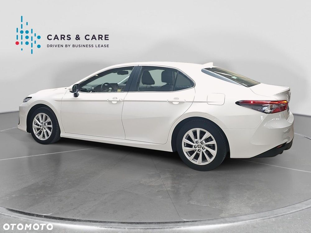 Toyota Camry 2.5 Hybrid Comfort CVT - 24