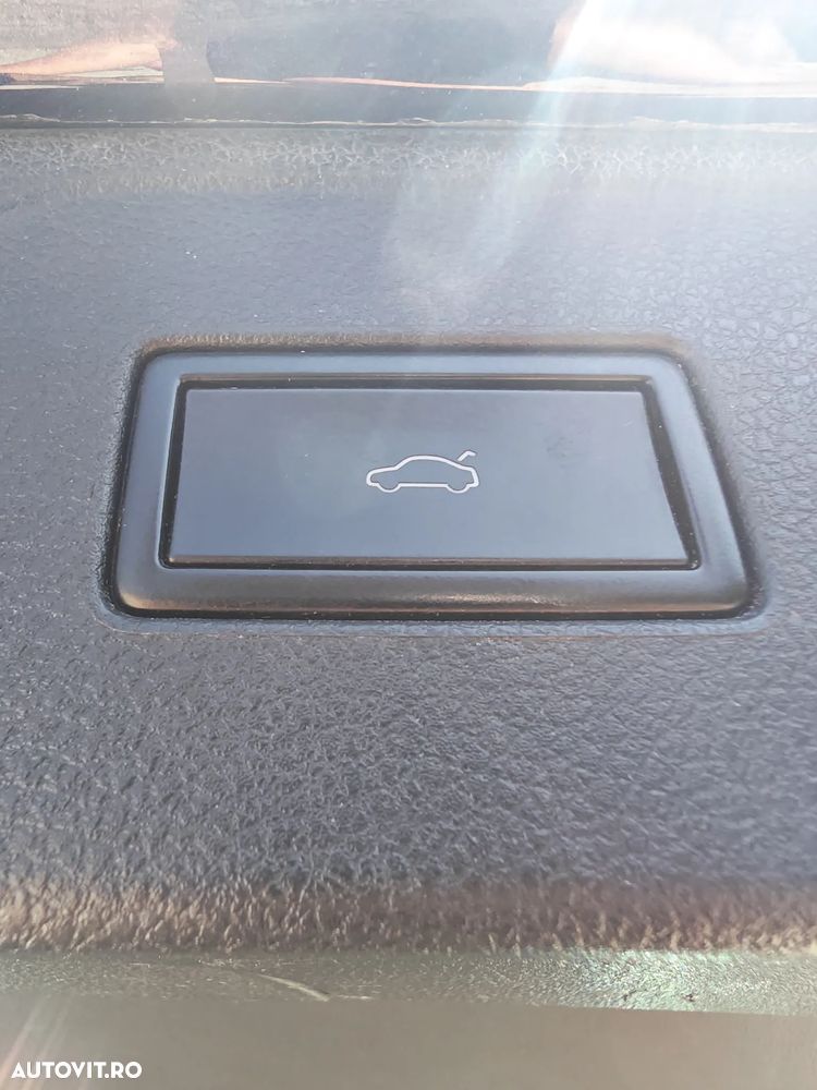 Volkswagen Passat 2.0 TDI DSG Highline - 13