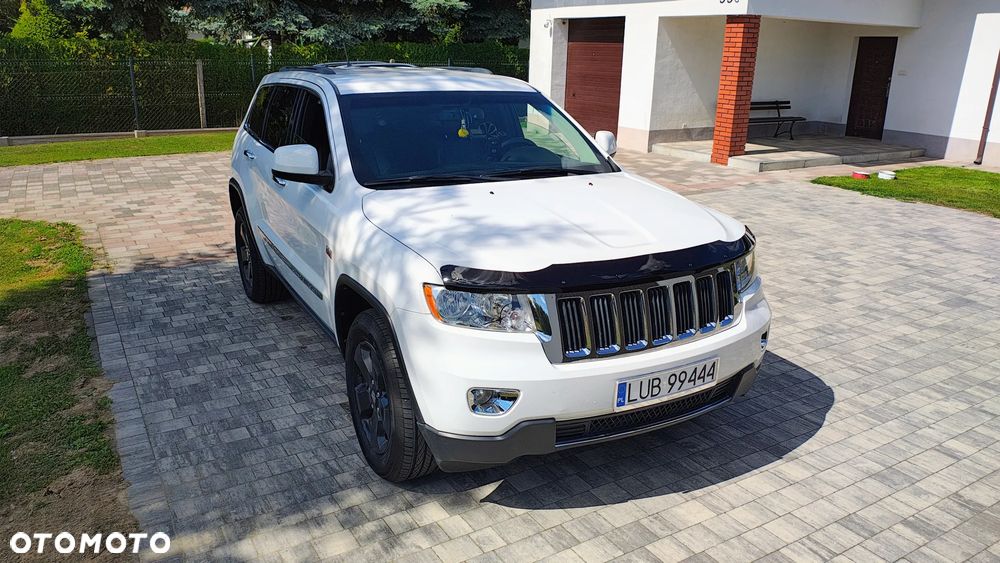 Jeep Grand Cherokee - 28