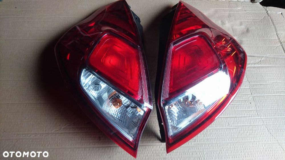 Lamp tył ford Fiesta mk7 14r prawa - 1