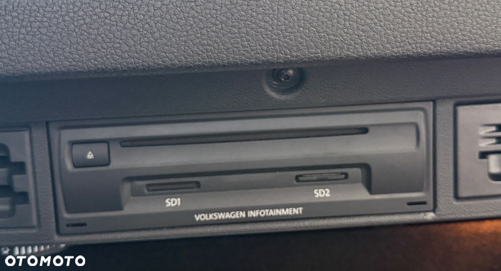Volkswagen Golf 2.0 TDI BlueMotion Technology DSG Allstar - 22
