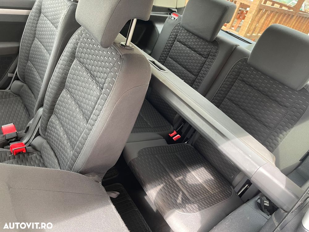 Volkswagen Touran 2.0 TDI DPF DSG R-Line Edition - 10