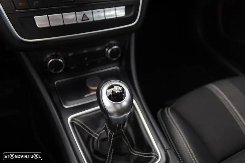 Mercedes-Benz CLA 180 d Shooting Brake Urban - 9