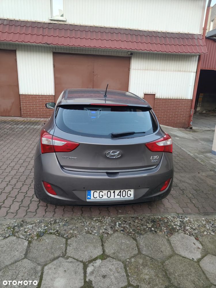 Hyundai i30 blue 1.6 CRDi Trend - 5