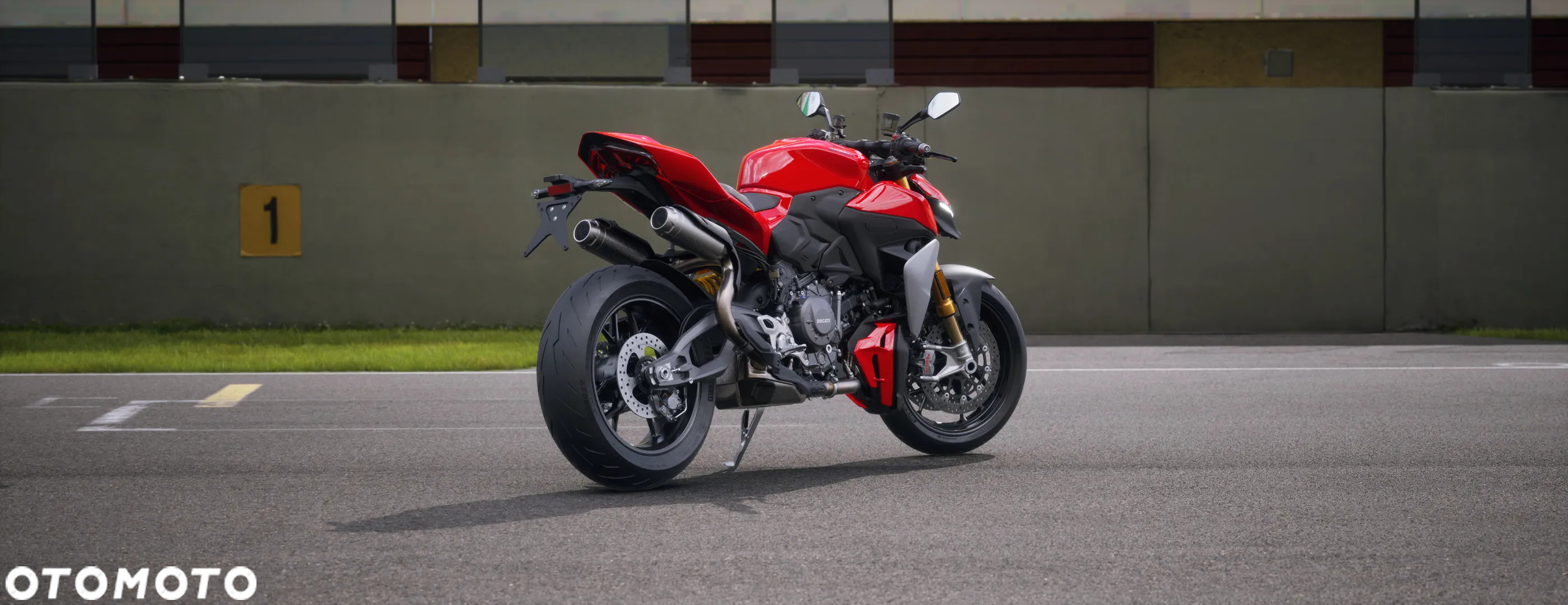 Ducati Streetfighter V2 - 3