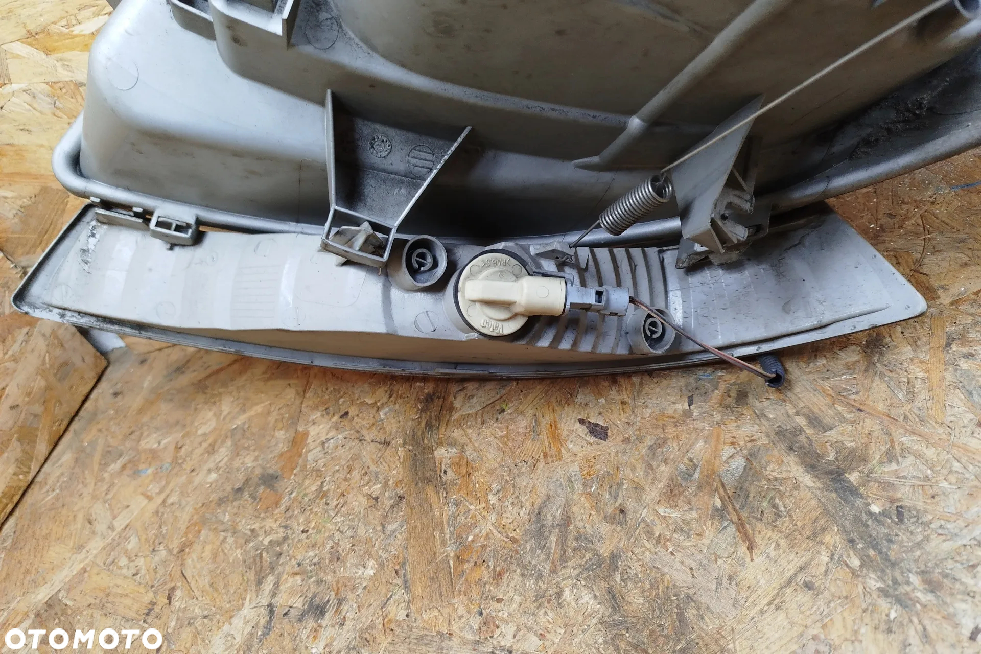 RENAULT Trafic II OPEL Vivaro A Nissan PRIMASTAR 01- lampa przód prawa  Valeo 7700311372 kompletna + migacz Gratis ! EUROPA - 7