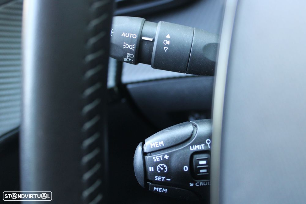 Peugeot 208 1.2 PureTech Active - 30