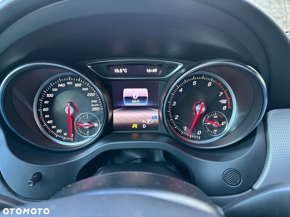 Mercedes-Benz CLA 180 7G-DCT UrbanStyle Edition - 19