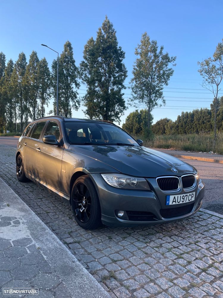 BMW 318 2011 photo 4