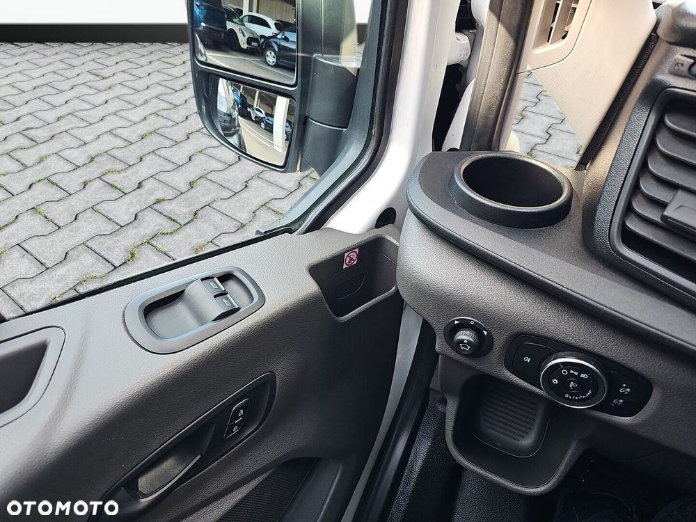 Ford Transit - 25