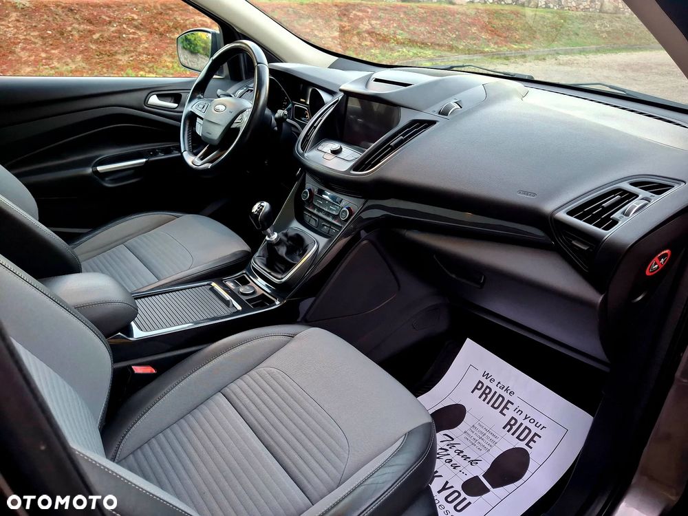 Ford Kuga 2.0 TDCi 4x2 Titanium - 24