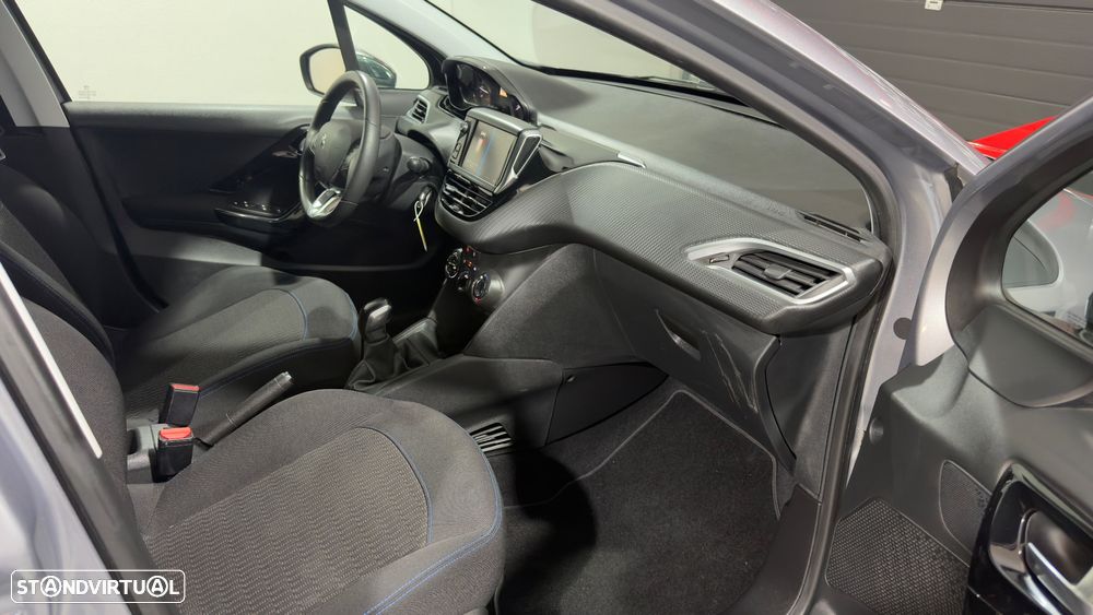 Peugeot 208 82 VTI Style - 16