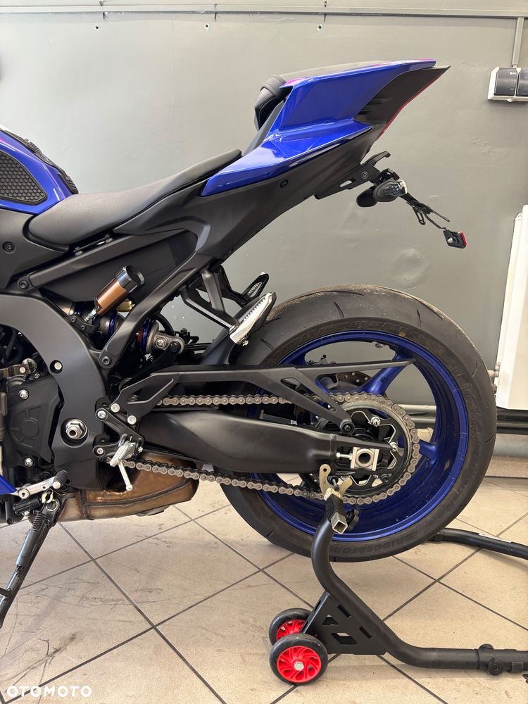 Yamaha R9 - 18