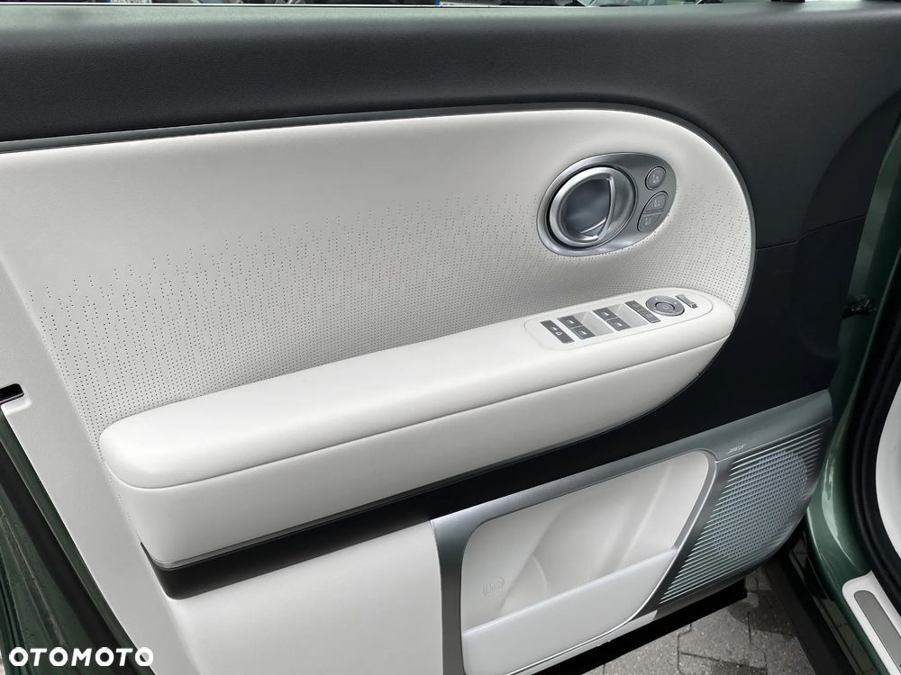 Hyundai IONIQ 9 110kWh Calligraphy AWD - 14