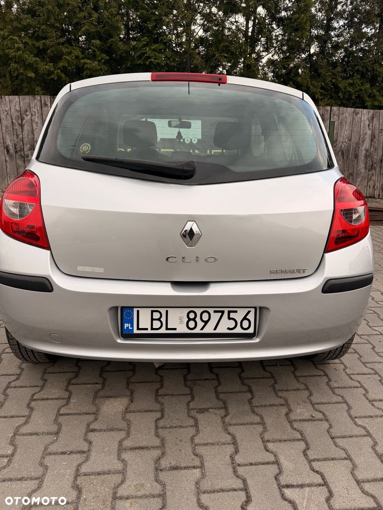 Renault Clio - 9