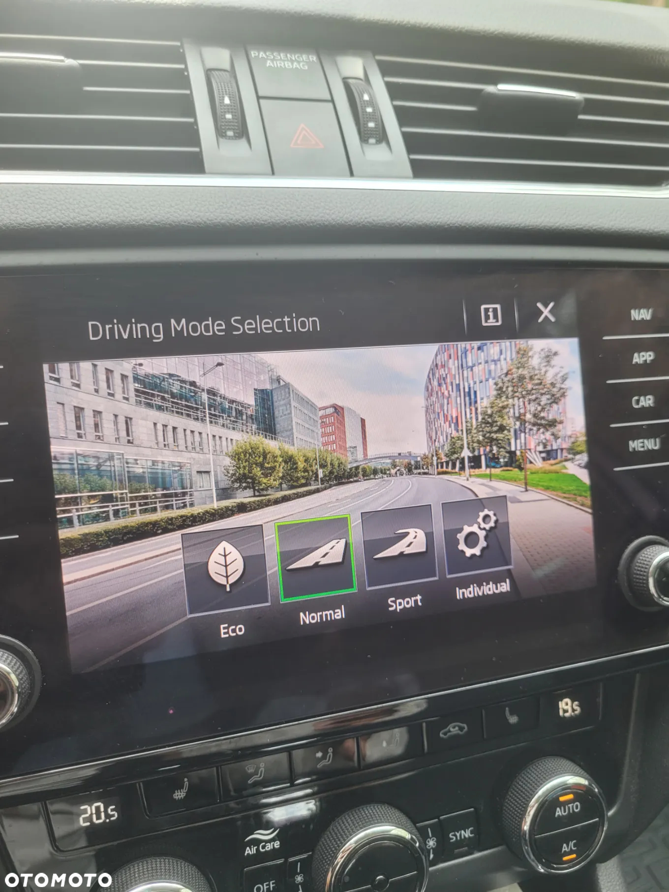 Skoda Octavia 2.0 TDI SCR Style DSG - 15