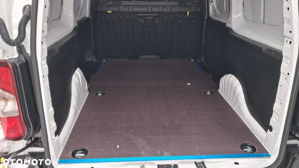 Peugeot PARTNER XL - 9