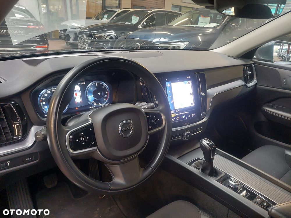 Volvo V60 D3 Momentum - 30