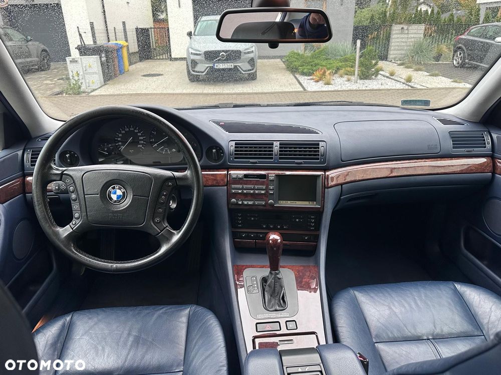 BMW Seria 7 - 23