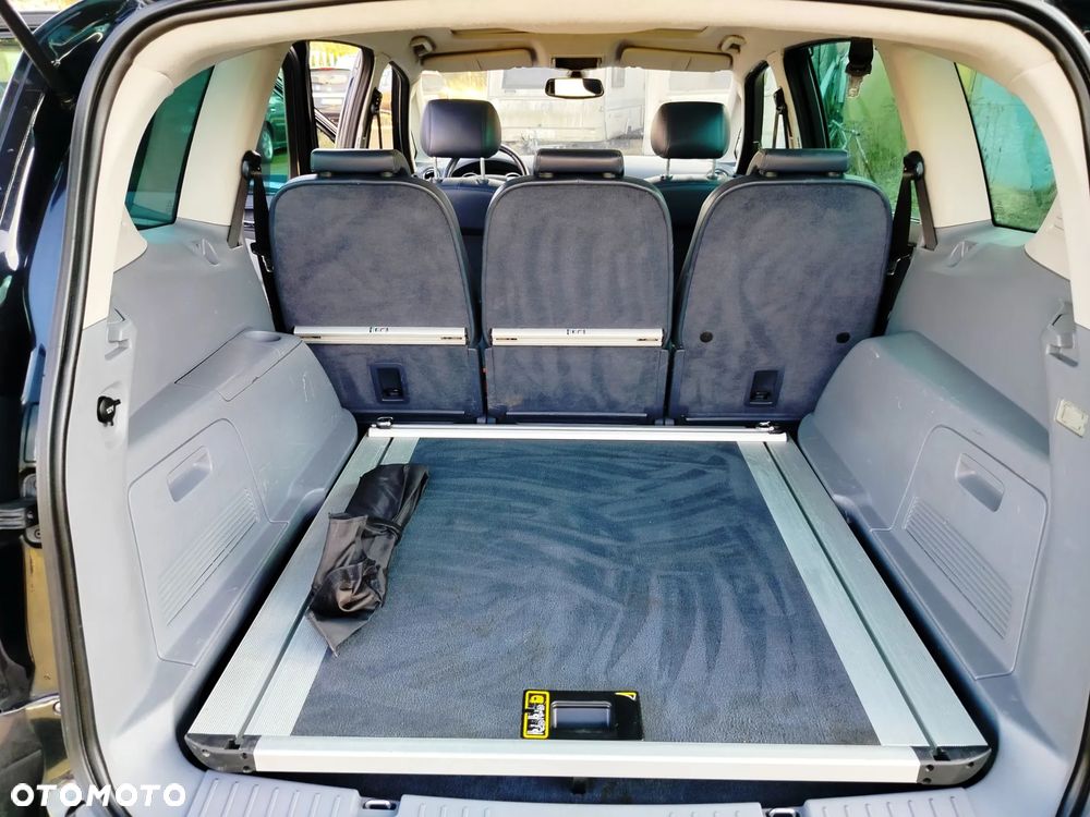 Ford S-Max 2.5 Titanium - 29