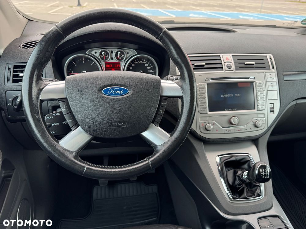 Ford Kuga 2.0 TDCi 4x4 Titanium - 33